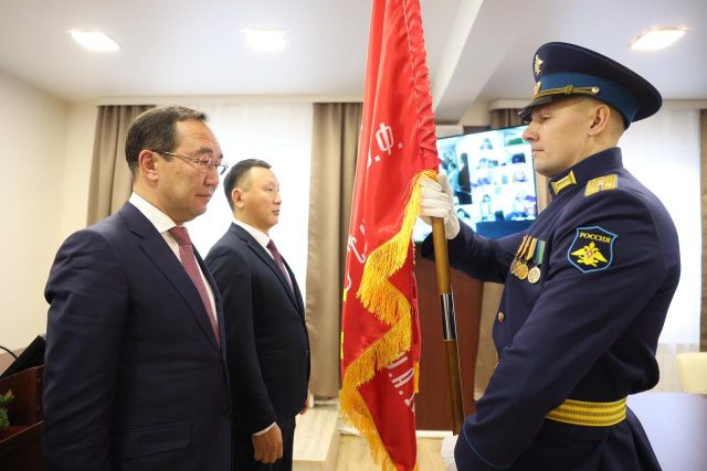 Айсен Николаев провел итоговое в этом году заседание оргкомитета «Победа» на родине Федора Попова