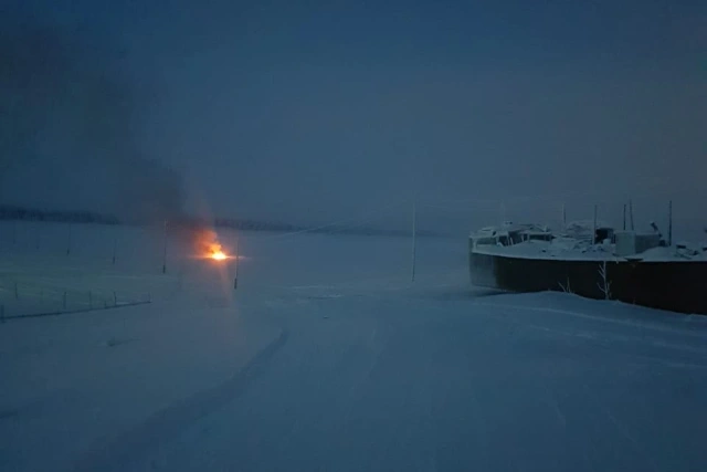 В поселке Белая Гора Якутии мужчина поджег себя на реке и погиб