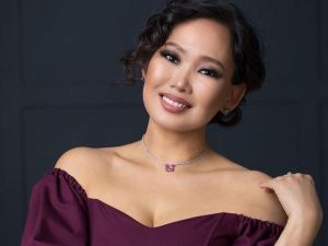 Певица Варя МAXIMA научит петь «колыбельные» 