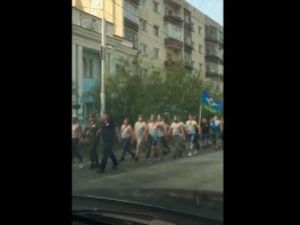 Видео: Десантники прошлись маршем по центру Якутска в день ВДВ