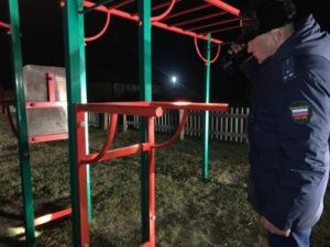 В Якутии на детской площадке погибла 9-летняя девочка