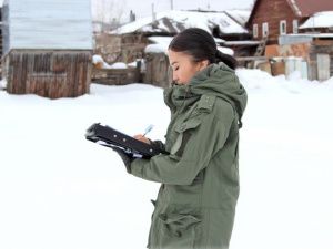 Хрупкая девушка раскрывает самые громкие дела