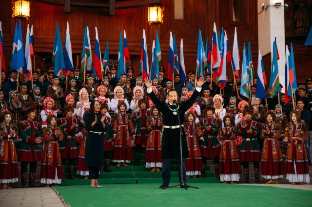 На каналах «Якутия24», НВК «Саха» и радио «Тэтим» – итоги года с Айсеном Николаевым