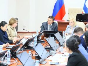 Юлия Белехова приняла участие в заседании Республиканского оперативного штаба комиссии «Вместе к Победе!»