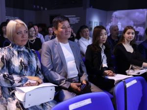 Глава Якутии встретился с деятелями культуры республики