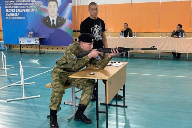 В Якутске прошла военизированная эстафета памяти омоновца Андрея Ощепкова