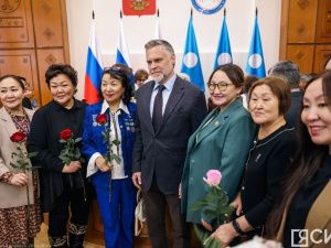 Матерям Якутии вручили госнаграды с денежным вознаграждением до одного миллиона рублей