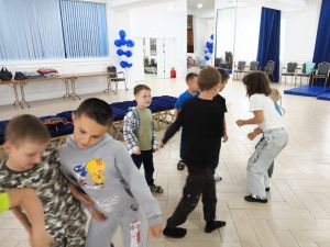 На базе Культурного центра АО «АК «ЖДЯ» работает летняя детская площадка