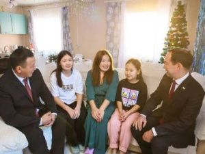 Айсен Николаев в гостях у семьи участника СВО