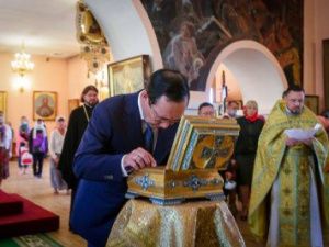 Глава Якутии поклонился мощам святителя Николая Чудотворца