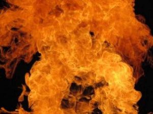 В Вилюйске сгорел гараж с УАЗом