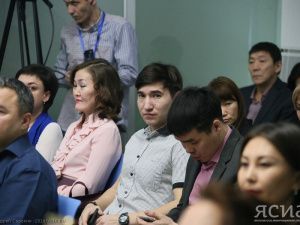 ВОТ ВАМ - И ГОД КОНСОЛИДАЦИИ... (Грустные мысли в преддверии Дня российской печати)