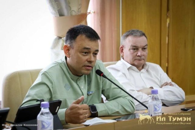 В бюджете Якутии дыры, а депутат от «Единой России» нашёл виновных — коммунистов из 1991 года