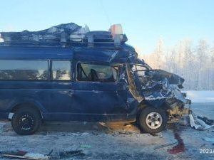 В Якутии в ДТП погиб водитель. Еще девять человек получили травмы