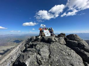 Якутские туристы представили фильм о восхождении на гору Мавры Черской в Момском районе