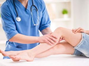 Ноги вздулись синими канатами: почему возникает варикоз