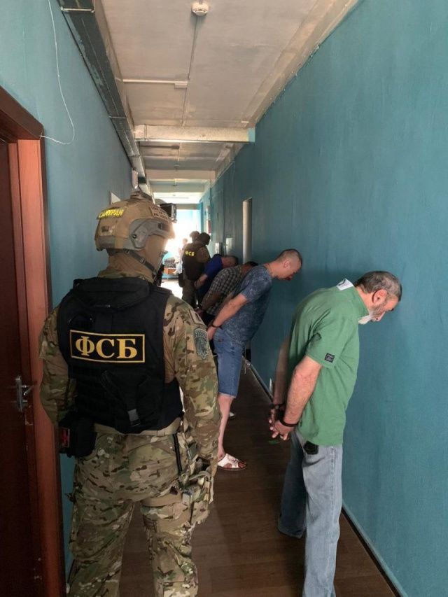 Назад в 90-е: Банда вымогателей задержана в Якутии