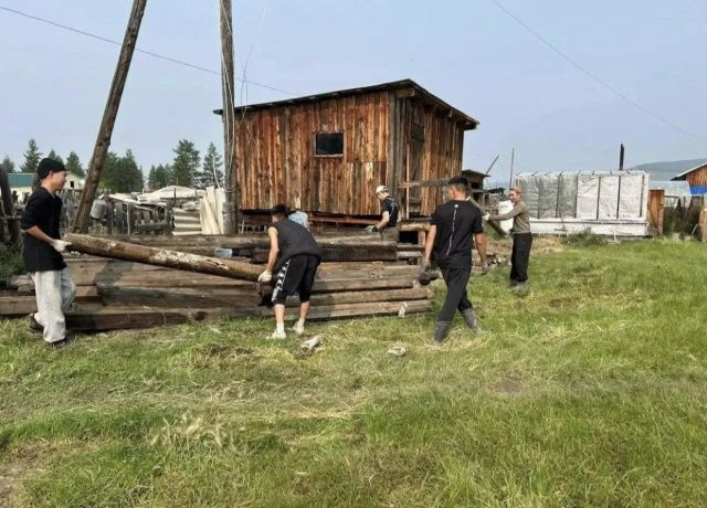 В пострадавших от паводка районах Якутии продолжаются восстановительные работы