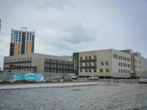 Айсен Николаев проверил ход строительства самой большой школы республики