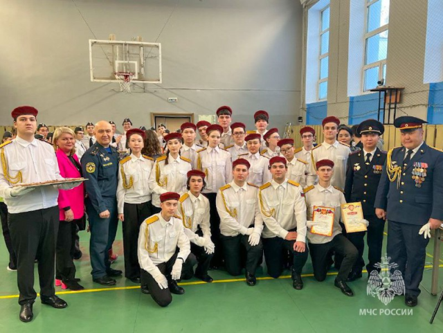 Смотр строя и песни в Мирном: дань памяти и воспитание патриотизма