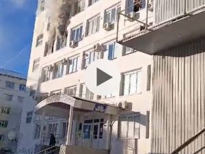 Крупный пожар вспыхнул по проспекту Ленина в Якутске