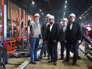 Евгений Григорьев встретился с коллективом завода ДСК