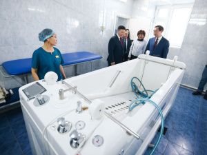 Айсен Николаев проверил работу центра «Сир уустара» в Сунтарском районе