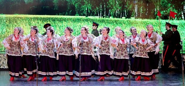 В Якутске с аншлагом прошёл концерт «Раздолья» и «Раздолинок»