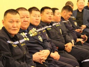 В День спасателя наградили сотрудников Службы спасения Якутии