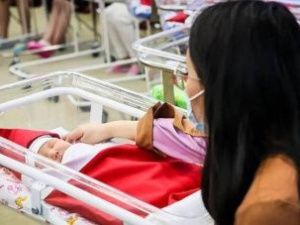 В Якутии в январе родилось 865 детей. Все они получат по сто тысяч рублей