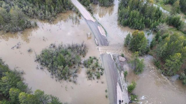В Оймяконском улусе застряла группа туристов из 11 человек, в том числе четыре ребенка