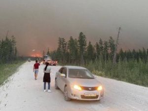 В Таттинском улусе возобновили движение по автодороге «Колыма». Ездить разрешено пока только легковым автомобилям