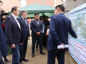 Алексей Ересько положительно оценил темпы жилищного строительства в Якутии