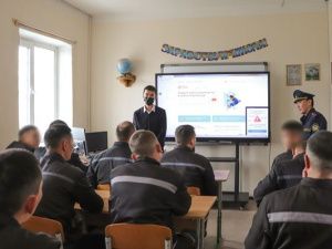 Следственный изолятор посетил специалист Центра занятости населения РС (Я)