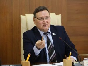 Бунт на корабле? Как власть меняет человека