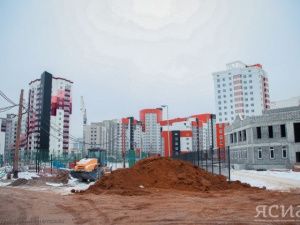 Глава Якутии проверил ход строительства социальных объектов в столице