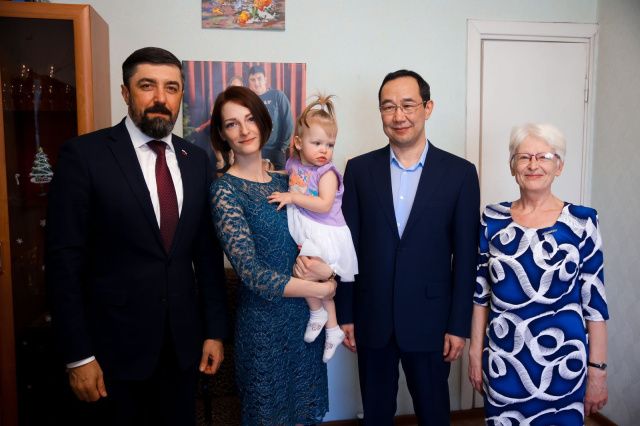 Айсен Николаев поручил утеплить квартиру семьи мобилизованного нерюнгринца