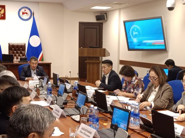 Дмитрий Садовников поручил ускорить строительство объектов образования, возводимых с «ПроШколой»