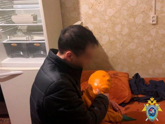 Убил табуретом и сбежал: в Якутске завершено дело о смертельном избиении женщины