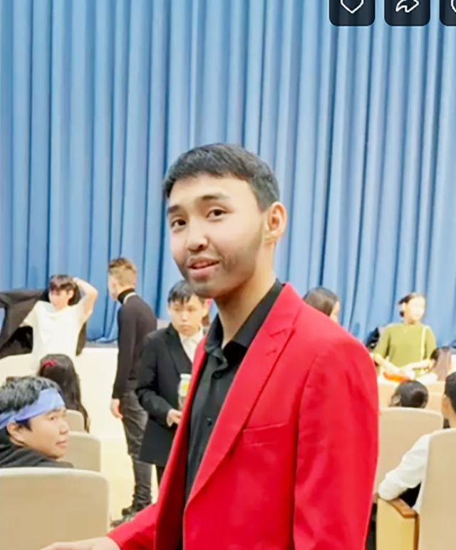 В Якутске проводят в последний путь первокурсника, избитого в общежитии СВФУ