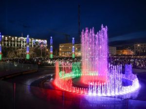Подсветку фонтана на площади Республики будут включать по вечерам