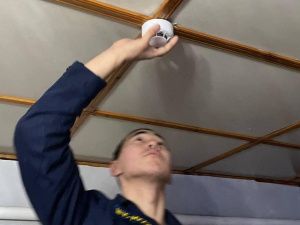 В Таттинском районе продолжается установка автономных дымовых пожарных извещателей