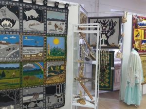 В Якутске открылась выставка прикладного творчества мастеров Усть-Алданского района