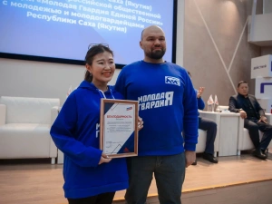 Айсен Николаев пригласил волонтеров и молодежных активистов Якутии участвовать в предварительном голосовании «Единой России»