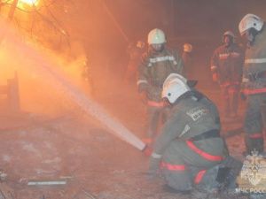 В Ленске произошел пожар в расселенном доме: Предположительная причина - поджог