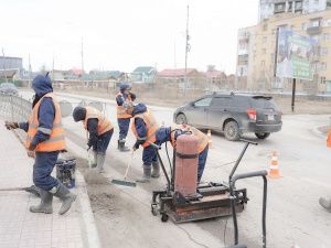 Евгений Григорьев: «Основной объем ямочного ремонта в Якутске завершится до Игр «Дети Азии»