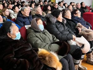 ТЮЗ открыл Год педагога и наставника спектаклем «Дивная пора» («Дьикти саас»), поставленным по школьной программе