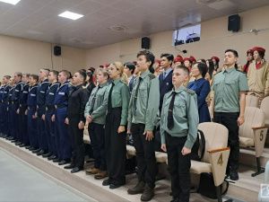 Юнармейцы, курсанты и кадеты встретились с отцом Героя России Дмитрия Егорова