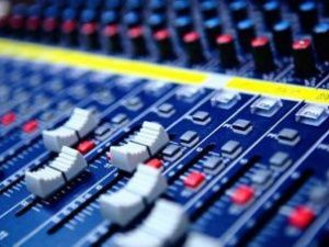 Мэрия Якутска продолжит изымать аппаратуру ночных клубов, которые нарушают ограничительные меры