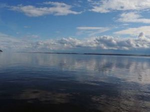 В Якутии при столкновении маломерного судна и баржи погиб человек